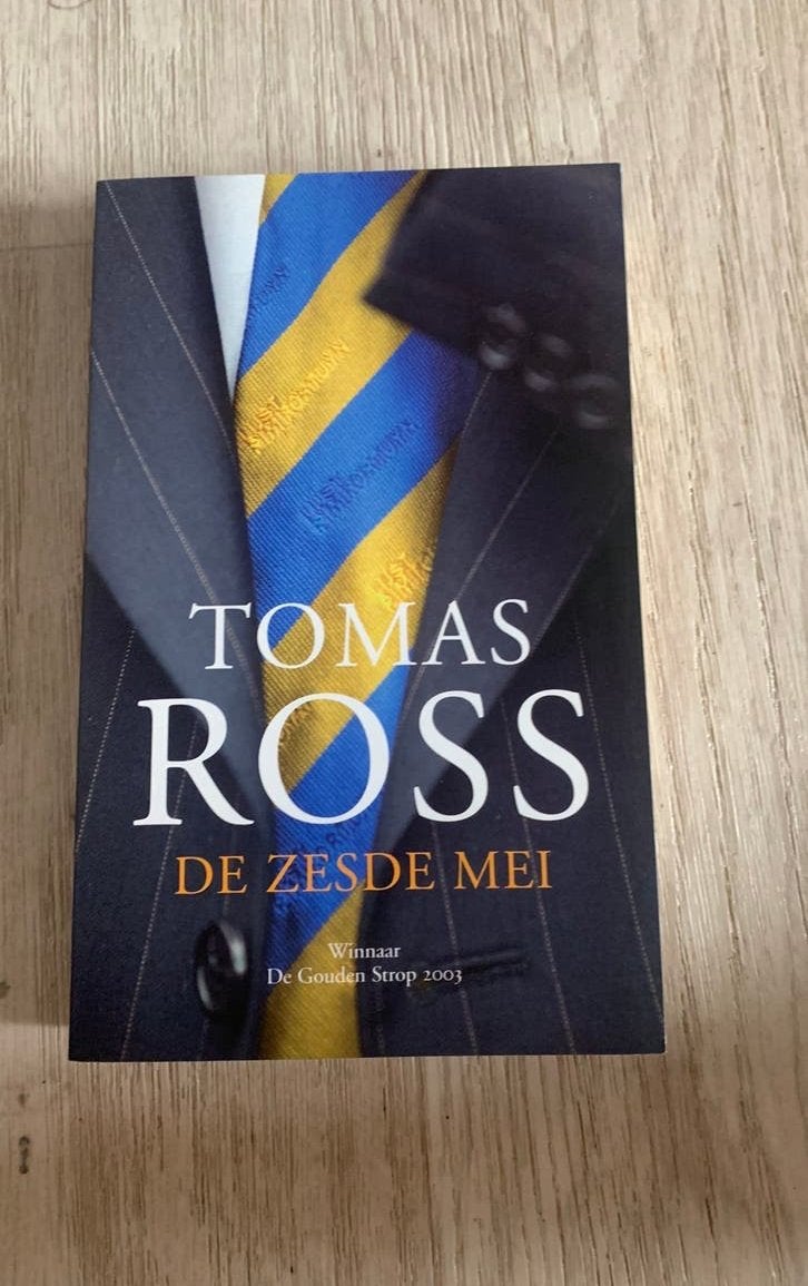 De zesde mei-Tomas Ross, Boeken, Thrillers, Zo goed als nieuw, Ophalen of Verzenden