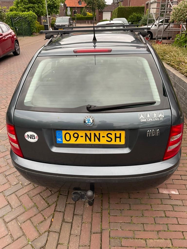 Skoda Fabia 1.4 Combi 55KW 2004 Grijs, Auto's, Skoda, Voorwielaandrijving, 74 pk, 4 cilinders, 1070 kg