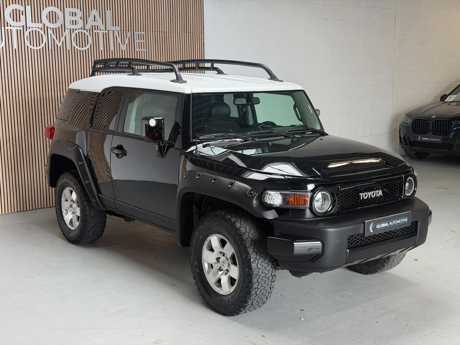 Toyota FJ CRUISER 4.0 V6 VVT-I - LEER - NAVI, Auto's, 242 pk, 460 kg, Gebruikt, Overige carrosserieën