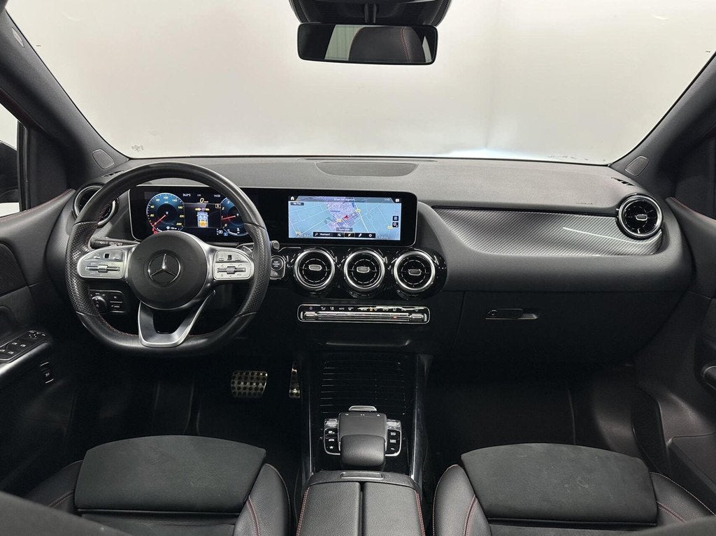 Mercedes B-klasse 180 Business Solution AMG|WideScreen|Carpl, Auto's, 136 pk, Gebruikt, 4 cilinders, Origineel Nederlands