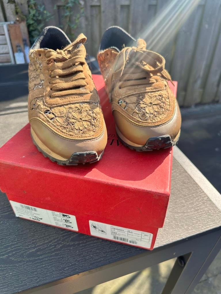 Valentino sneakers maat 38, Kleding | Dames, Schoenen, Ophalen of Verzenden, Gedragen, Bruin, Sneakers of Gympen