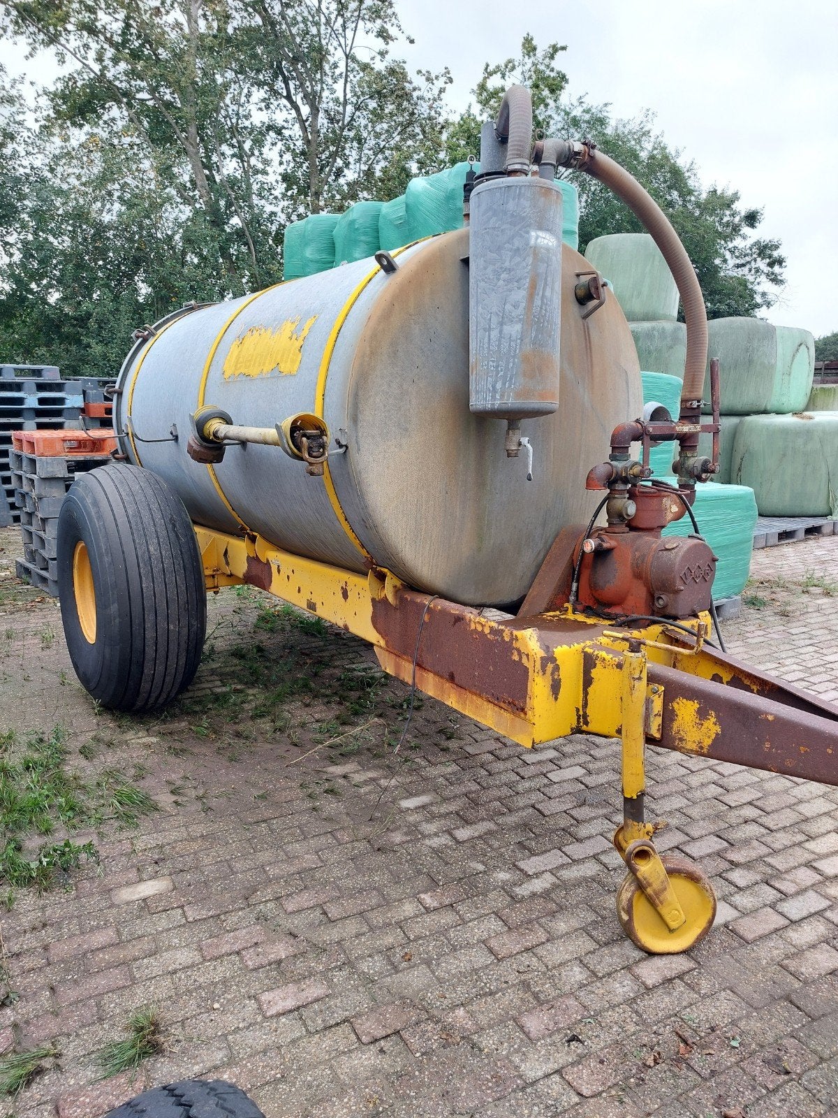 Veenhuis 5800 mesttank / watertank, Ophalen, Glastuinbouw, Gewasbescherming en Bemesting