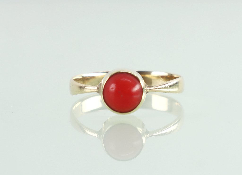 Antieke gouden ring met bloedkoraal, Ophalen of Verzenden, Goud, Ring