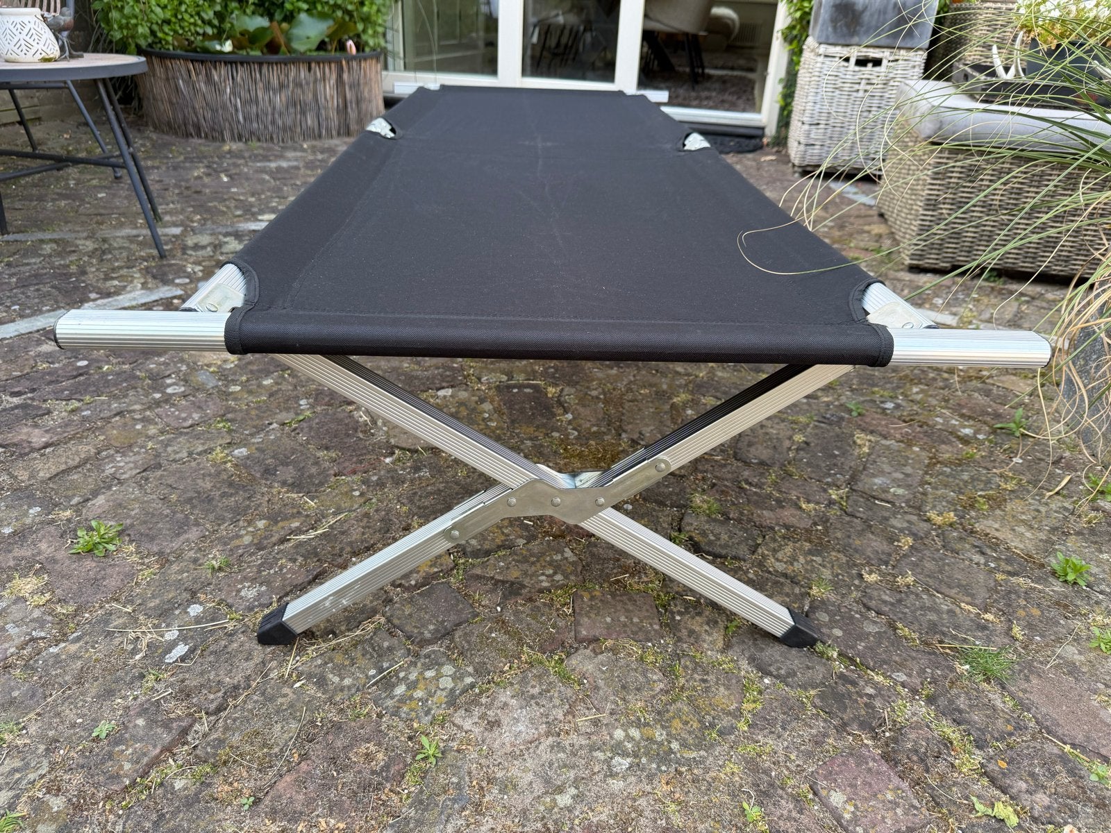 3x Zwart Aluminium Veldbedden / Campingbedden met draagtas, Caravans en Kamperen, Kampeeraccessoires, Zo goed als nieuw, Ophalen