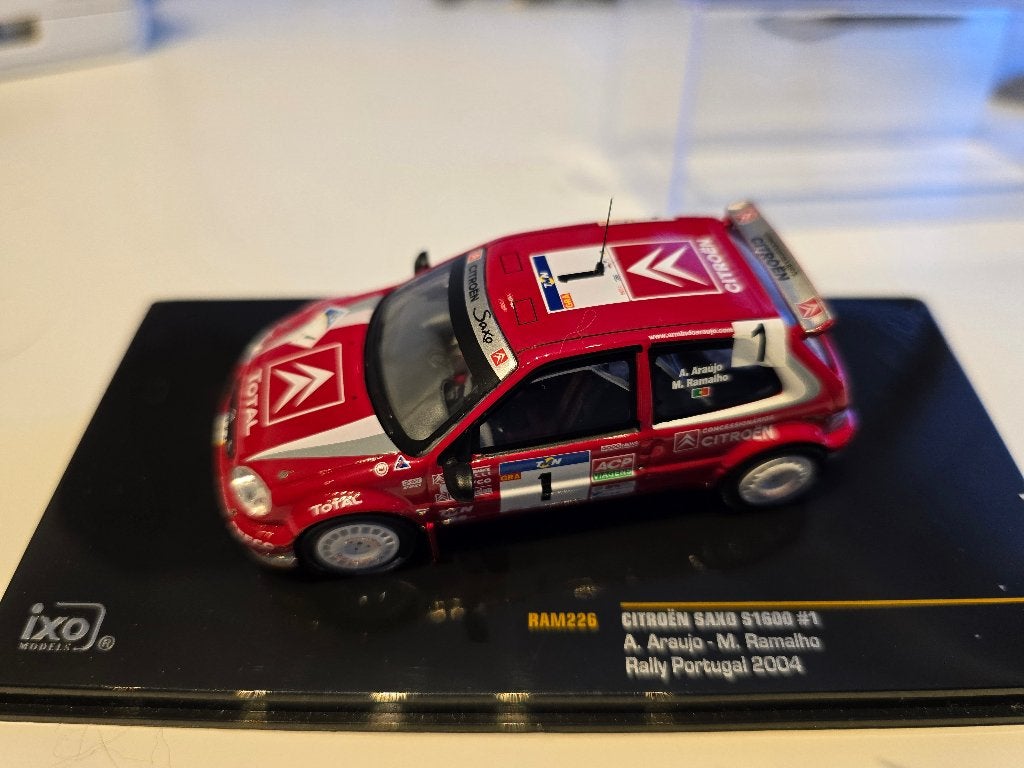 Citroen Saxo S1600 Rally portugal 2004 1/43, Ophalen of Verzenden, Zo goed als nieuw, Auto, Overige merken