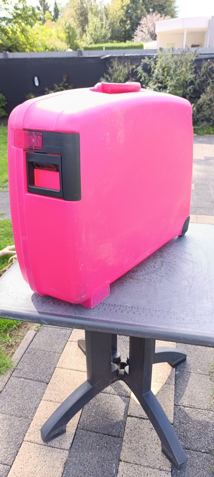 Roze Delsey Koffer met Wieltjes en Cijferslot, 60 tot 70 cm, Gebruikt, Hard kunststof, Slot