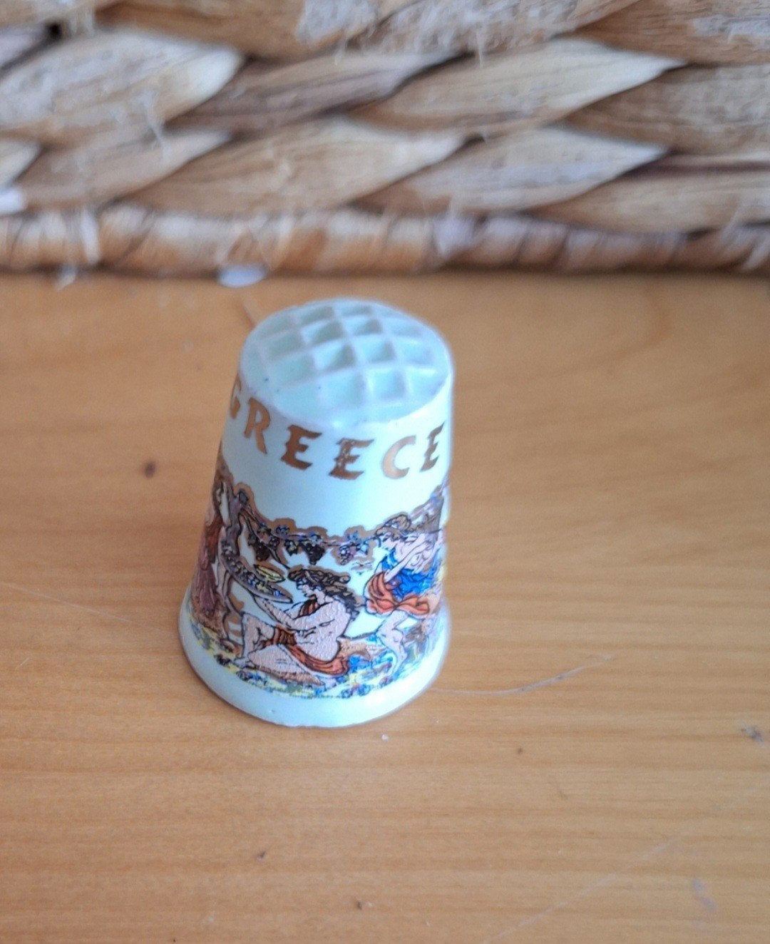 Antieke vingerhoedje Griekenland met reliëf, Verzamelen, Reliëf, Ophalen of Verzenden, Zo goed als nieuw, Buitenland