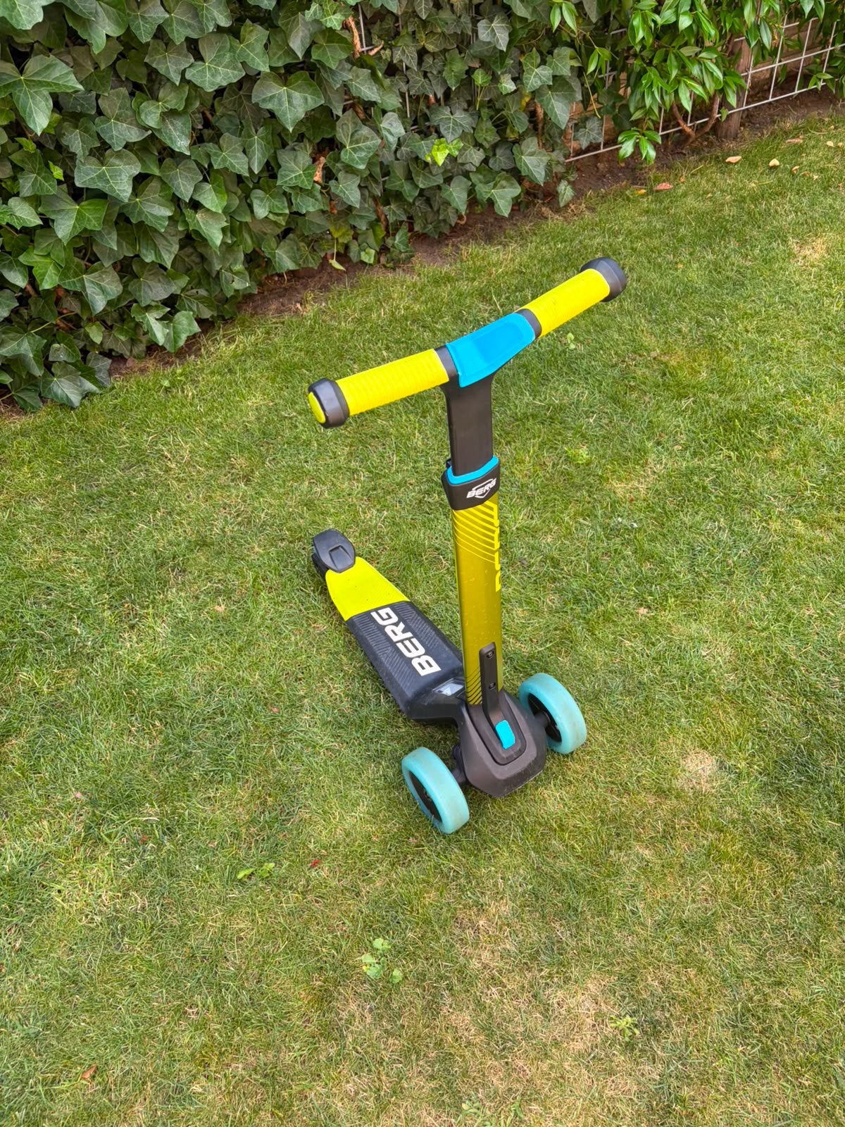Berg driewieler step met verlichte wielen, Fietsen en Brommers, Steps, Ophalen, Zo goed als nieuw, Gewone step