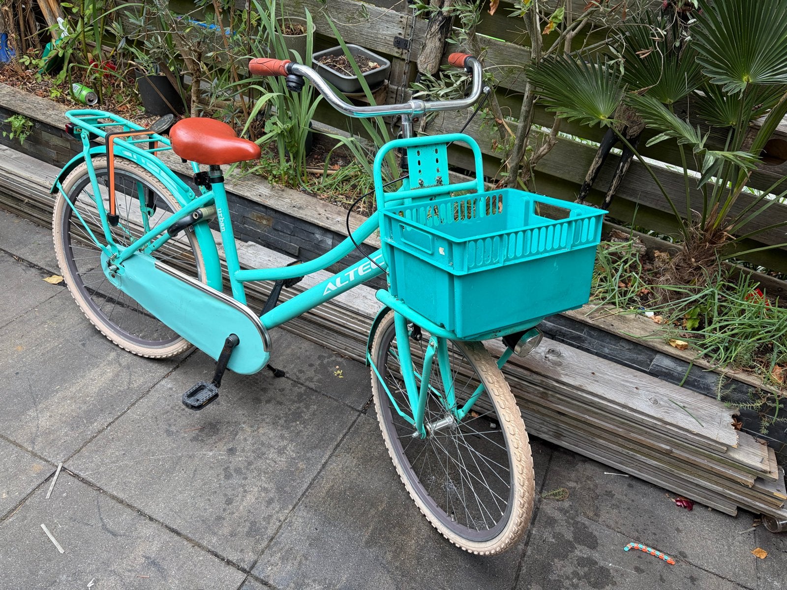 Altec fiets 26 inch met voordrager en mand, Ophalen, Gebruikt, Terugtraprem, 26 inch of meer