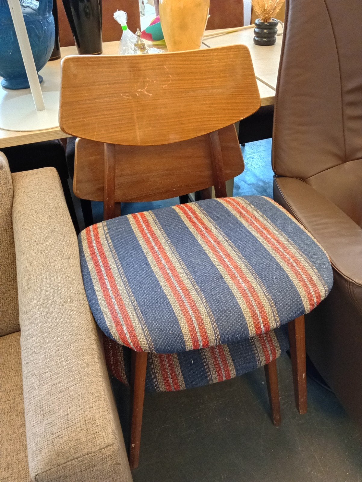 2 design stoelen, stoelen, vintage, 60's, Huis en Inrichting, Stoelen, Ophalen, Gebruikt