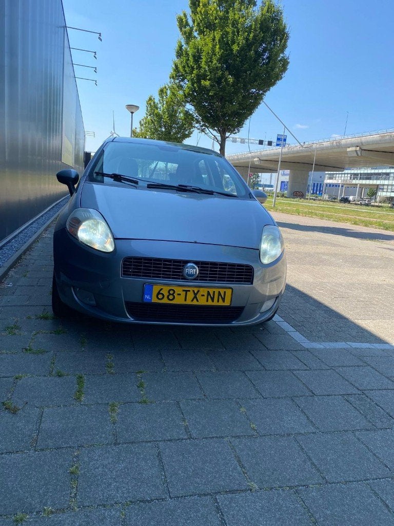 Fiat Punto 1.4 5DR 2007 Grijs, Auto's, Voorwielaandrijving, 40 €/maand, 4 cilinders, 400 kg