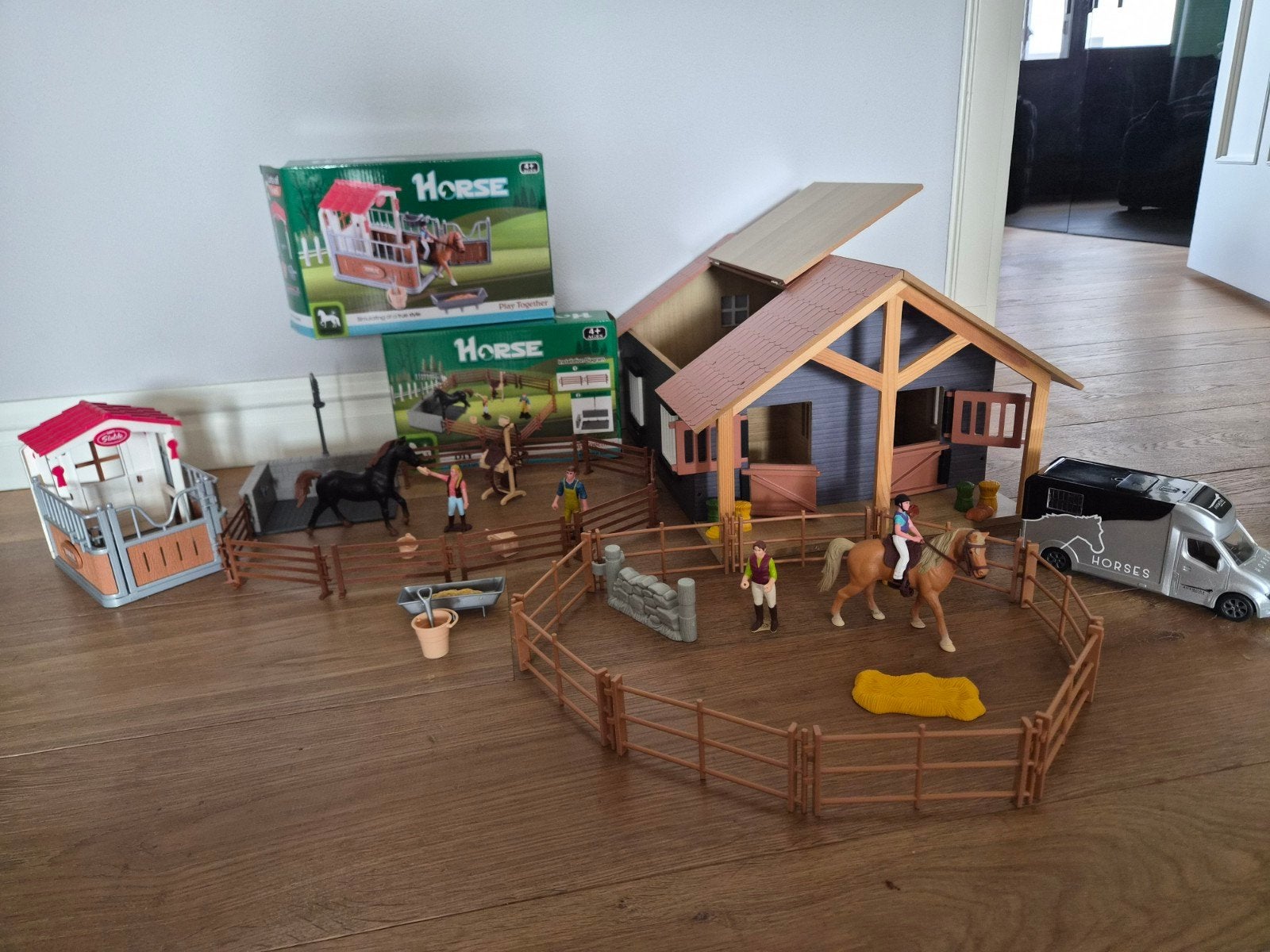 Grote paardenstal speelset met accessoires, Ophalen of Verzenden, Zo goed als nieuw, Jongen of Meisje