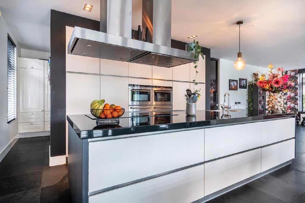Complete keuken + kookeiland en uitgebreide inbouwapparatuur, Ophalen, Gebruikt, Overige materialen, Wit