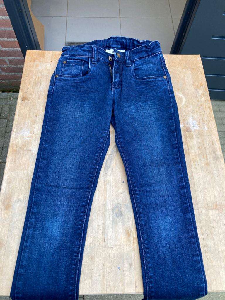 Sturdy spijkerbroek maat 134, Ophalen of Verzenden, Zo goed als nieuw, Jongen, Broek