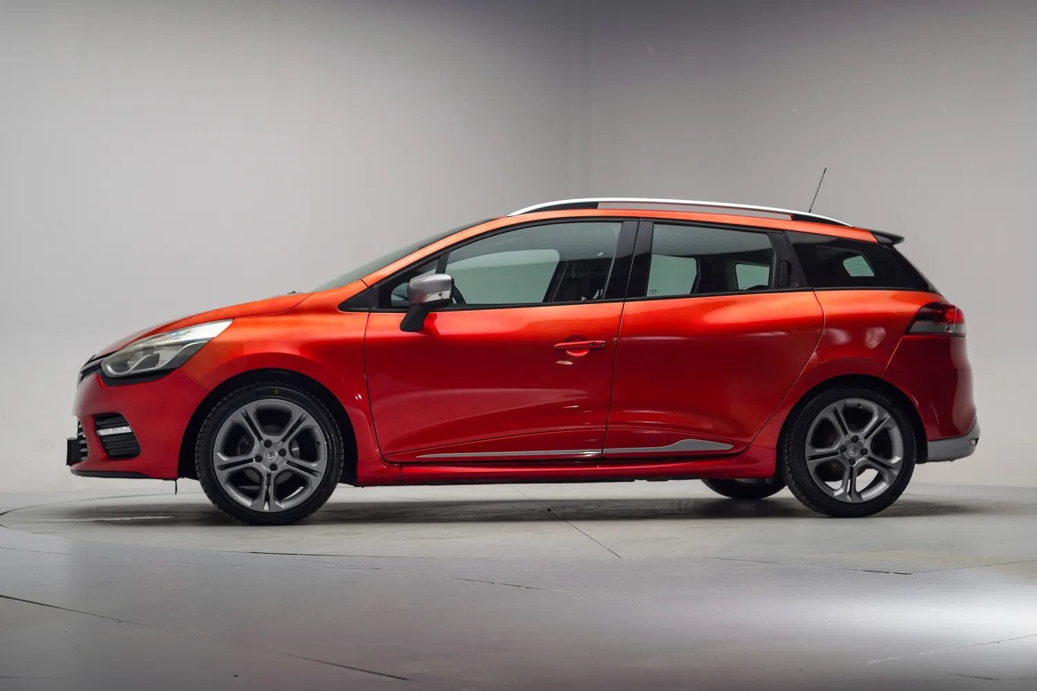 Renault Clio ESTATE 1.2 GT Aut.[ Camera Cruise Control PDC ], 118 pk, 4 cilinders, 615 kg, 19 km/l