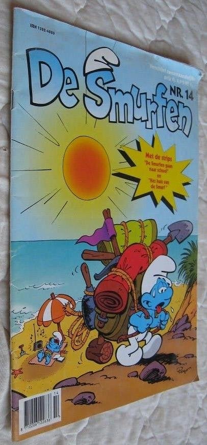 (Peyo) Smurfen strips 2e, 3e, 6e, 9e, 13e reeks+vakantieboek, Verzamelen, Ophalen of Verzenden, Gebruikt, Verschillende Smurfen