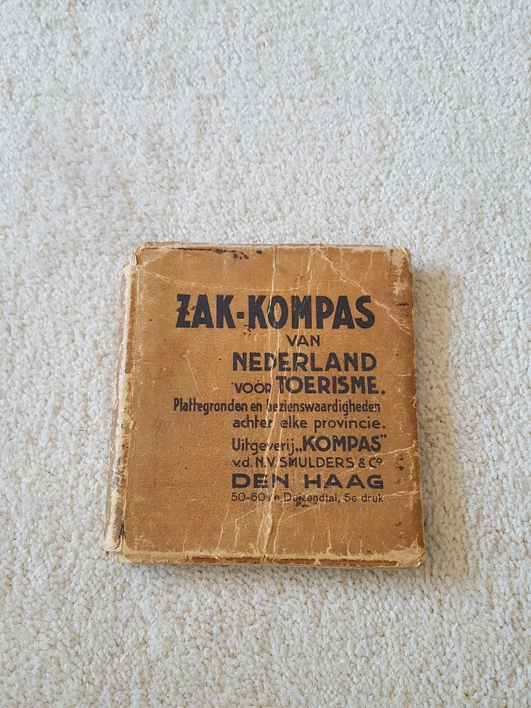 Antiek Zak-Kompas van Nederland voor Toerisme, Gelezen, Overige atlassen, Ophalen of Verzenden, 1800 tot 2000