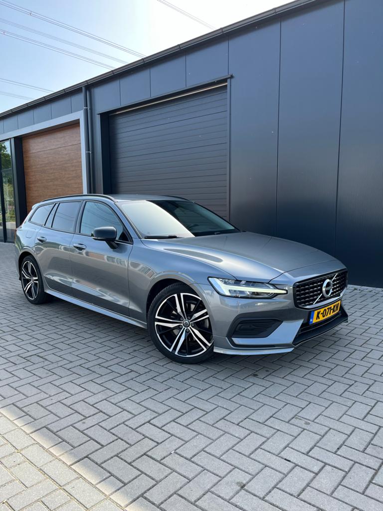 Volvo V60 B3 Momentum Volledig Onderh/Winterpack/Camera/Navi, Stof, 1800 kg, Euro 6, 4 cilinders