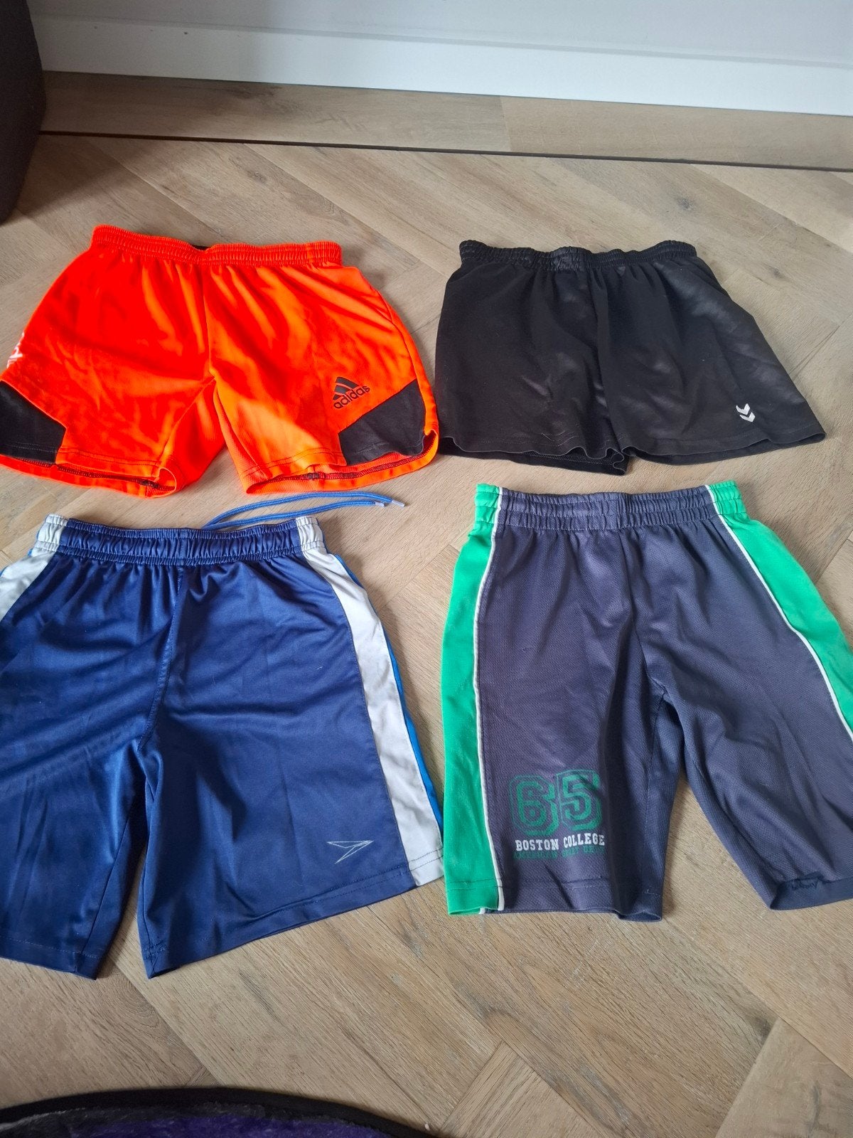 4 sportbroekjes voor jongens - diverse maten, Ophalen, Zo goed als nieuw, Adidas, Hummel, onbekend, Jongen
