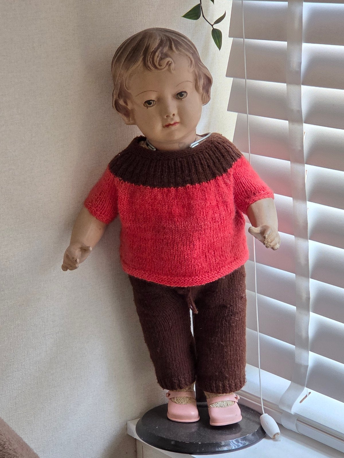Vintage pop met gebreide kleding, Verzamelen, Ophalen of Verzenden, Gebruikt, Pop
