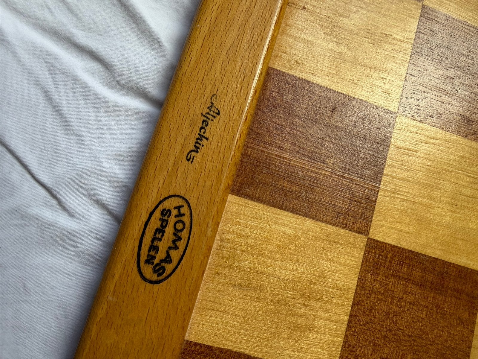 Homas Spelen Alechkins Schaakspel - Houten Bord en Stukken, Een of twee spelers, Ophalen of Verzenden, Gebruikt