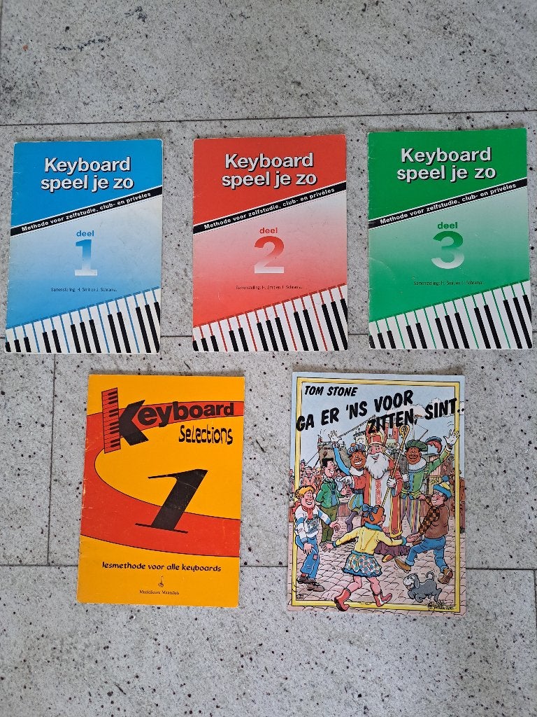Keyboard lesboeken, bladmuziek, Overige genres, Les of Cursus, Ophalen of Verzenden, Zo goed als nieuw