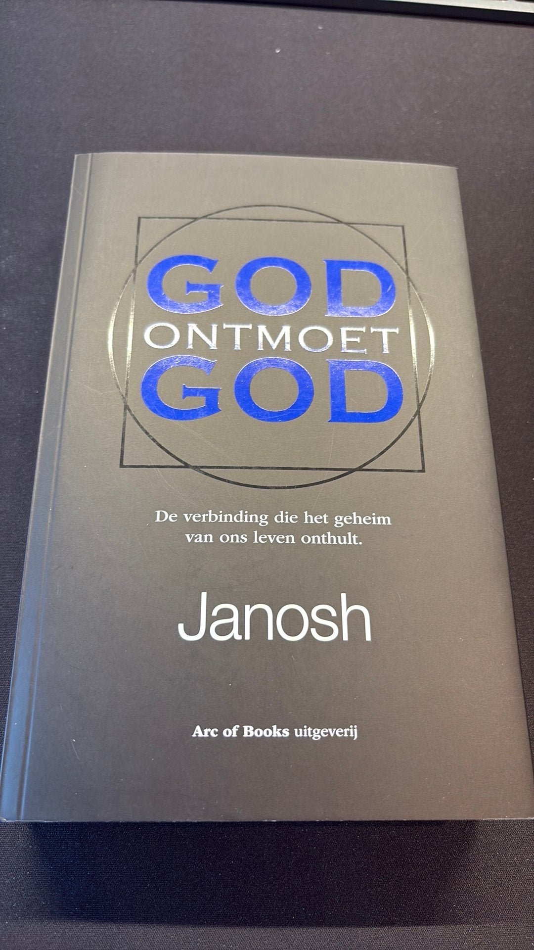 Janosh - God ontmoet God, Boeken, Achtergrond en Informatie, Ophalen of Verzenden, Zo goed als nieuw, Janosh