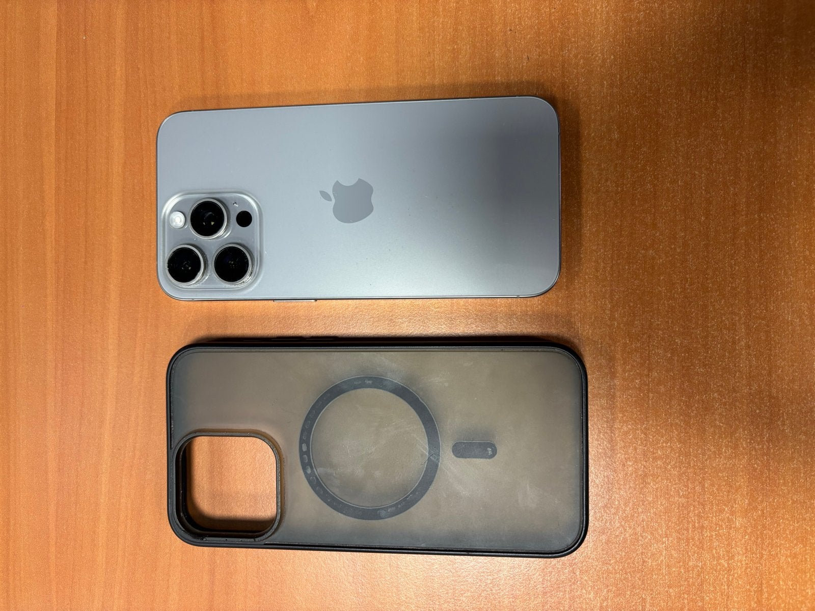 iPhone 15 Pro Max 128GB Zilver - Zo goed als nieuw, Telecommunicatie, Mobiele telefoons | Apple iPhone, Zo goed als nieuw, Zonder simlock