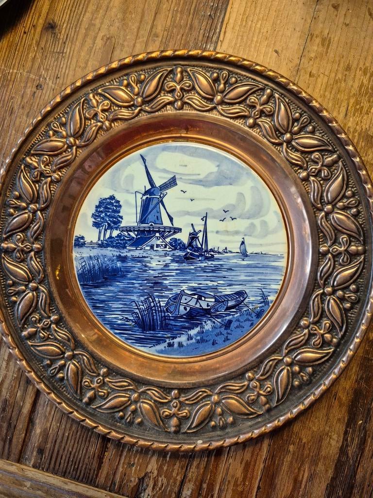 Delfts blauw wandbord in koperen frame, Ophalen of Verzenden
