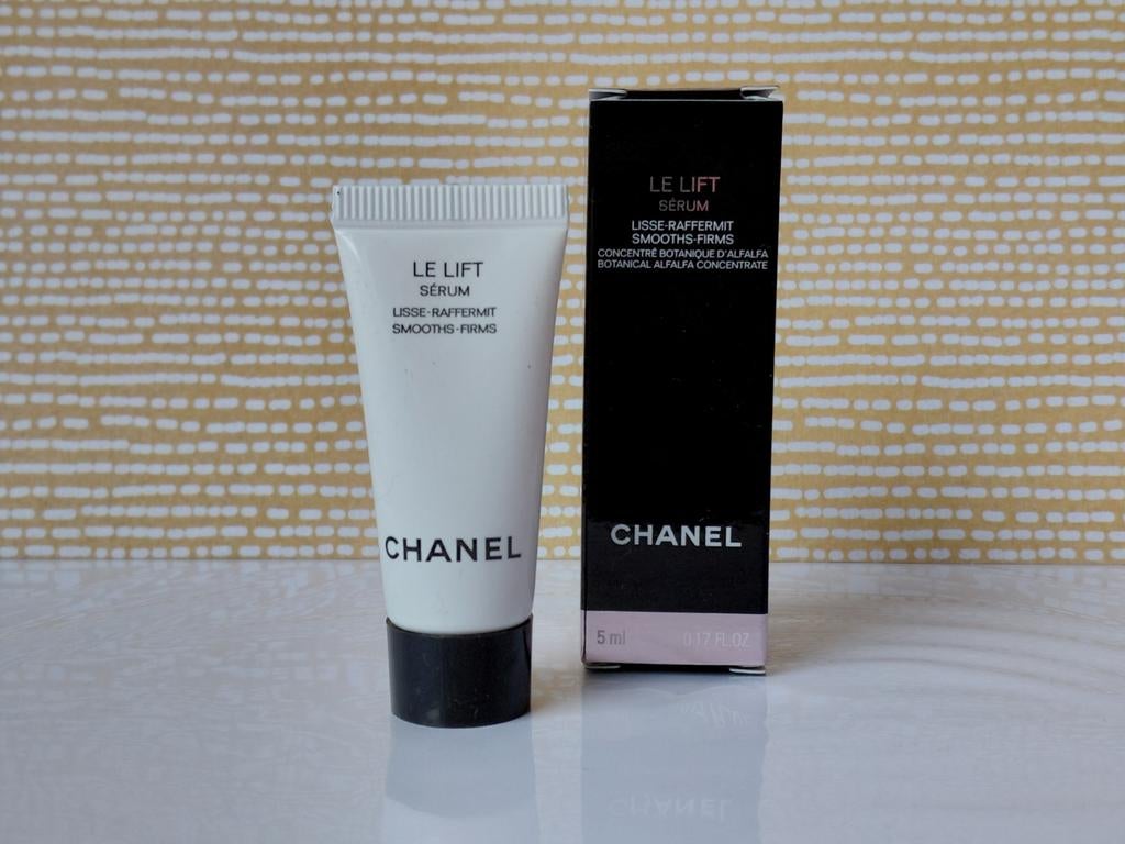 Chanel Le Lift Serum 5ml (1 proefje), Sieraden, Tassen en Uiterlijk, Uiterlijk | Gezichtsverzorging, Ophalen of Verzenden, Nieuw
