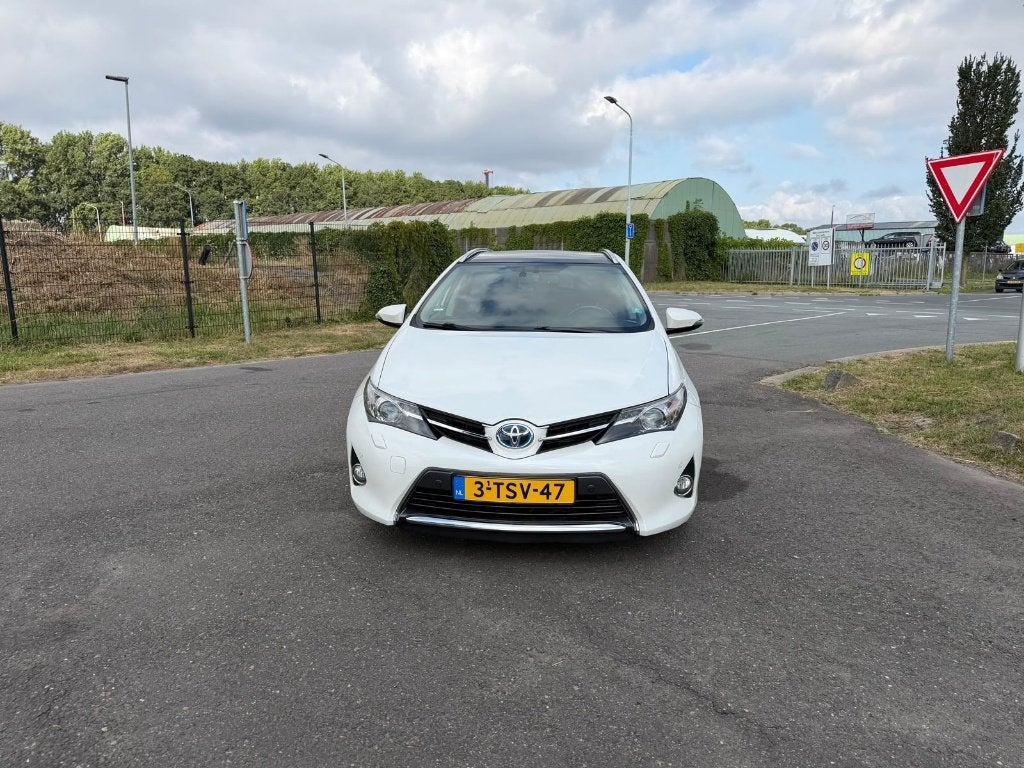 Toyota Auris 1.8 Full Hybrid KOPPAKKING IS MOMENTEEL LEK!!!, Auto's, Toyota, Origineel Nederlands, 26 km/l, 1798 cc, Auris