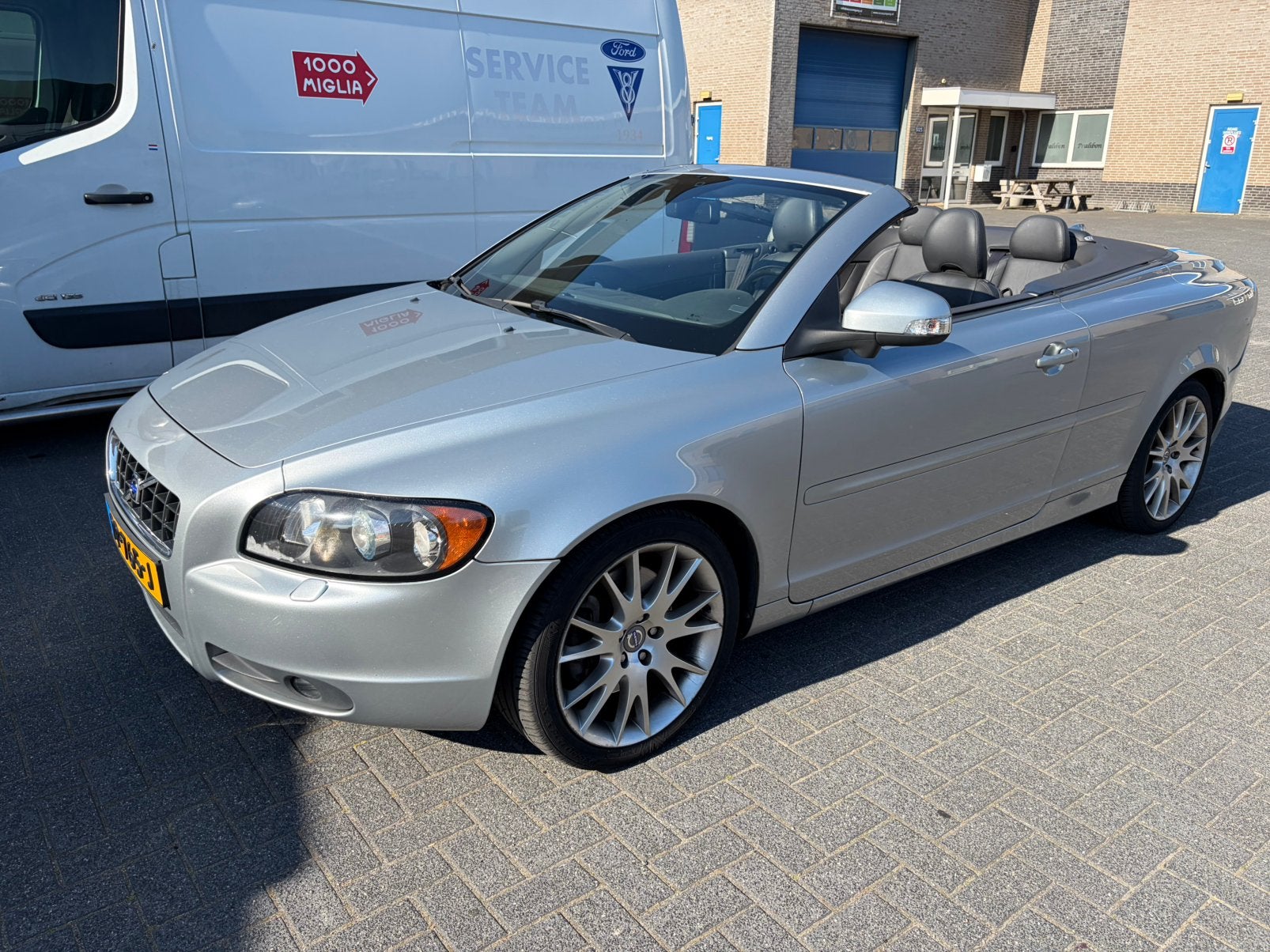 Volvo C70 2.0 D AUT 2009 Grijs, 4 cilinders, Cabriolet, 4 stoelen, Bedrijf