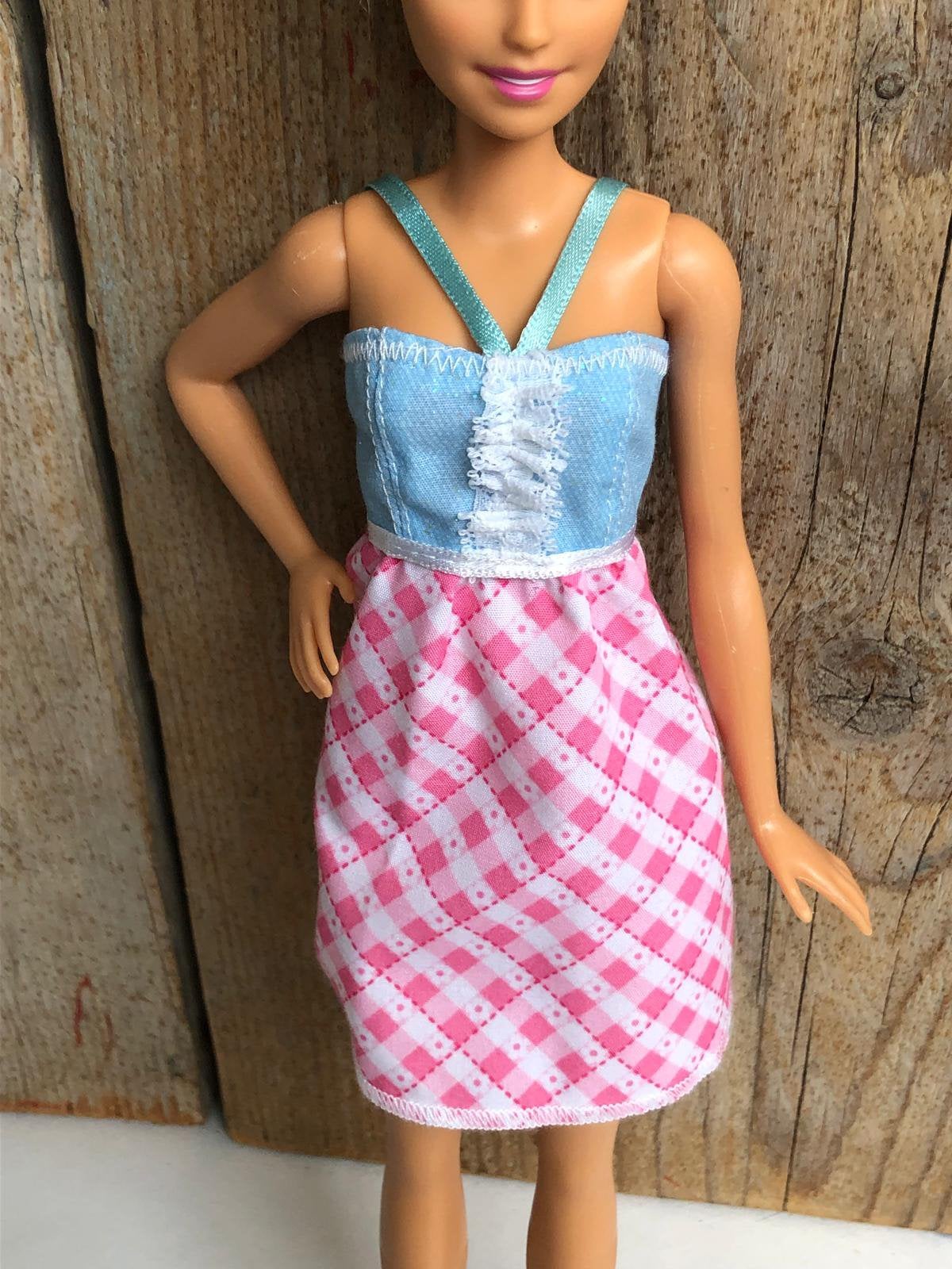 Roze blauwe jurk voor Barbie, Ophalen of Verzenden, Zo goed als nieuw, Barbie