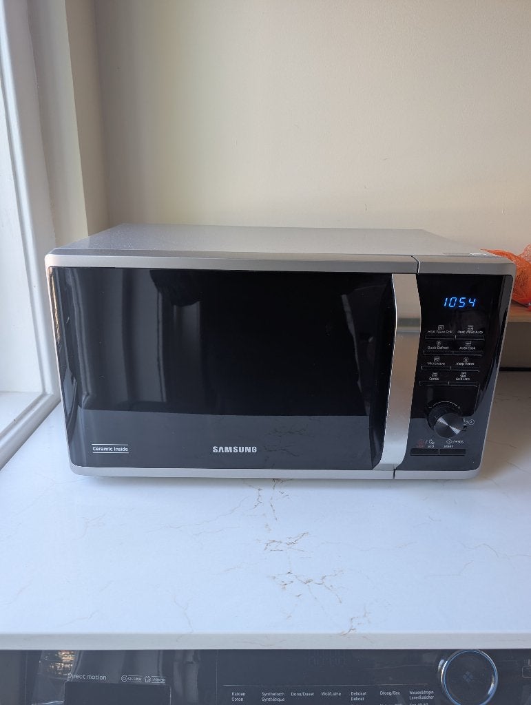 Samsung MG23K3575AS Microwave with Grill - 23L, Combimagnetron, Gebruikt, Ophalen of Verzenden, Draaiplateau