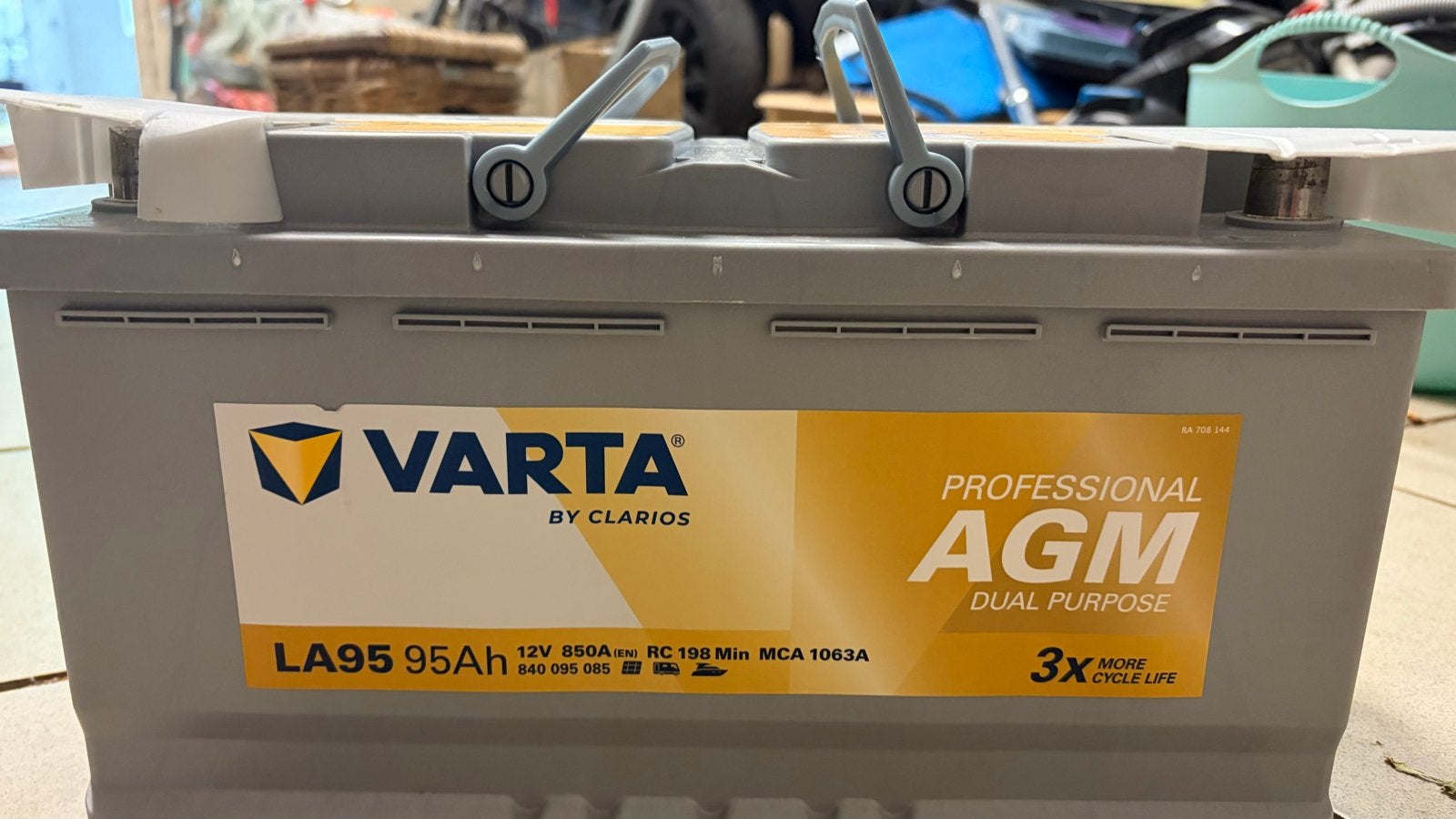 Varta AGM Huishoudaccu Camper 95Ah, Ophalen, Zo goed als nieuw