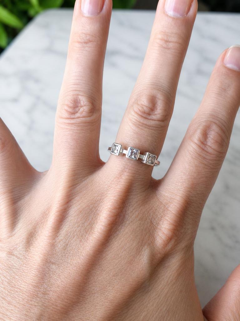 Zilveren ring met amethist, Paars, Ophalen of Verzenden, Zo goed als nieuw, 17 tot 18