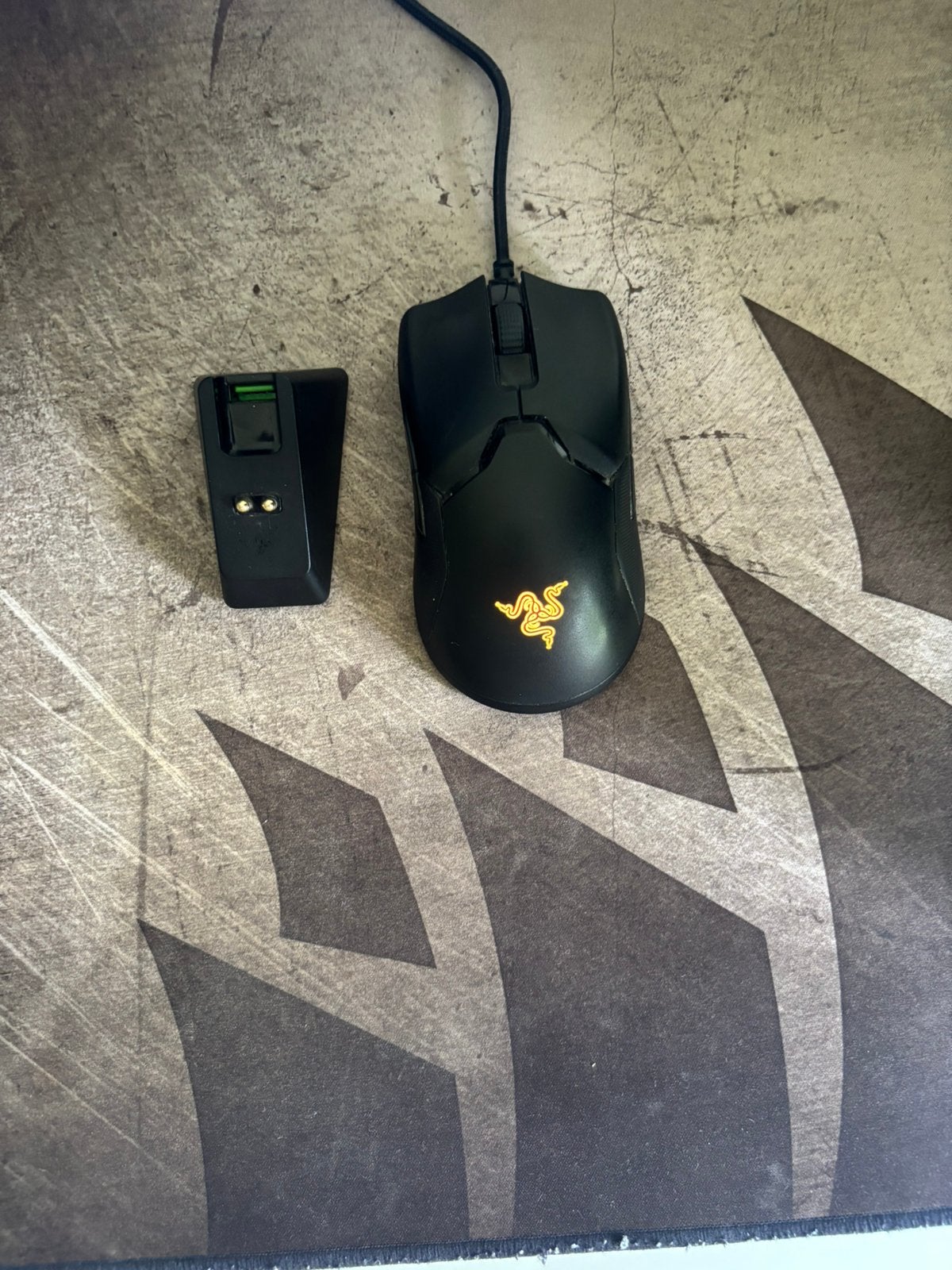 Razer viper ultimate, Computers en Software, Muizen, Ophalen of Verzenden, Zo goed als nieuw