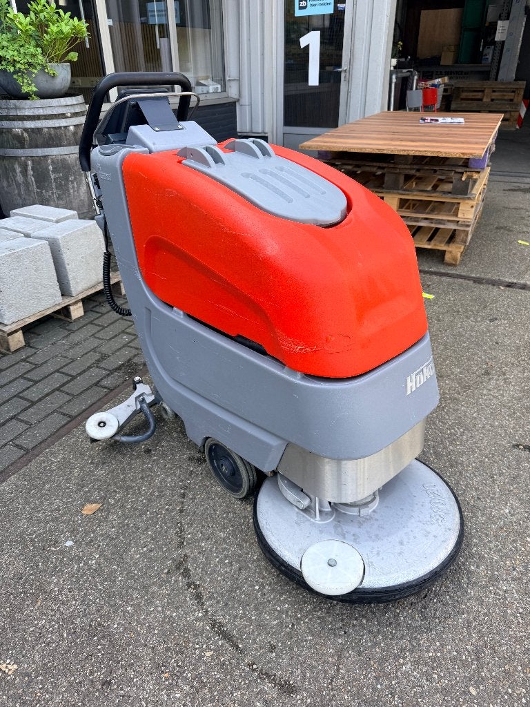 Hako B 45  schrobmachine/zuigmachine 2019 zeer weinig uren, Ophalen of Verzenden, Zo goed als nieuw, Schrobmachine