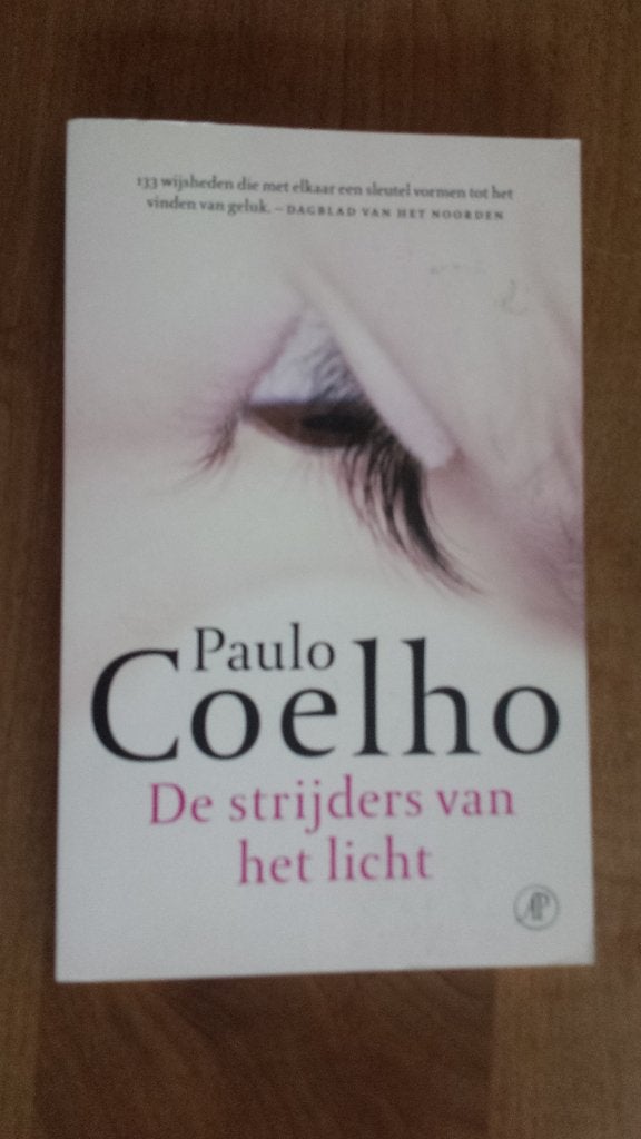 Paulo Coelho - De strijders van het licht, Boeken, Ophalen of Verzenden, Zo goed als nieuw, Paulo Coelho, Wereld overig
