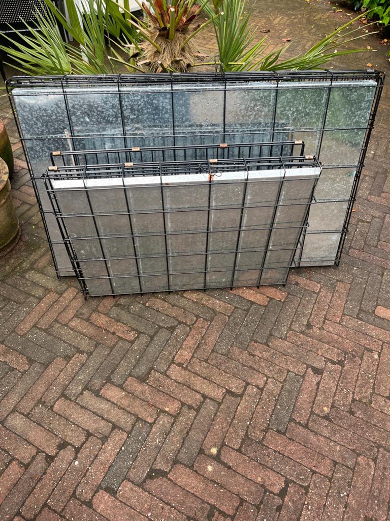 Honden bench gratis 2e bench extra groot, Dieren en Toebehoren, Ophalen of Verzenden, Gebruikt