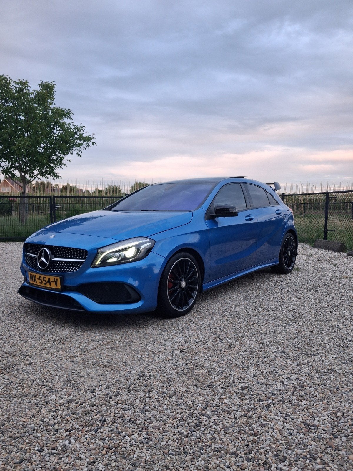 Mercedes-Benz A-Klasse A160 102pk 7G-DCT 2017 Blauw, Auto's, 1295 kg, 4 cilinders, Blauw, 19 km/l