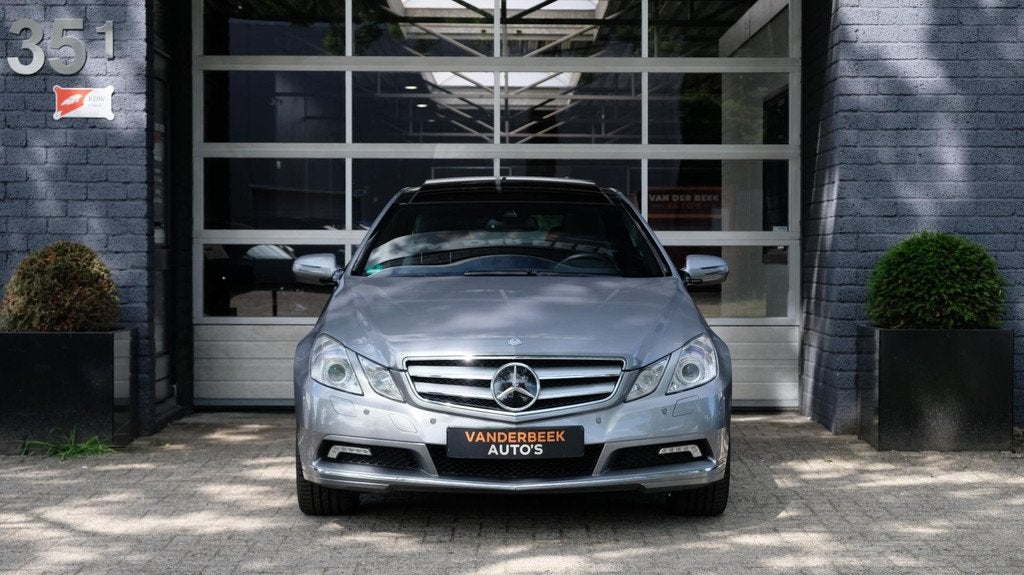 Mercedes-Benz E-klasse Coupé 500 Avantgarde 387PK Schuifdak, Auto's, Automaat, 5461 cc, Achterwielaandrijving, 4 stoelen