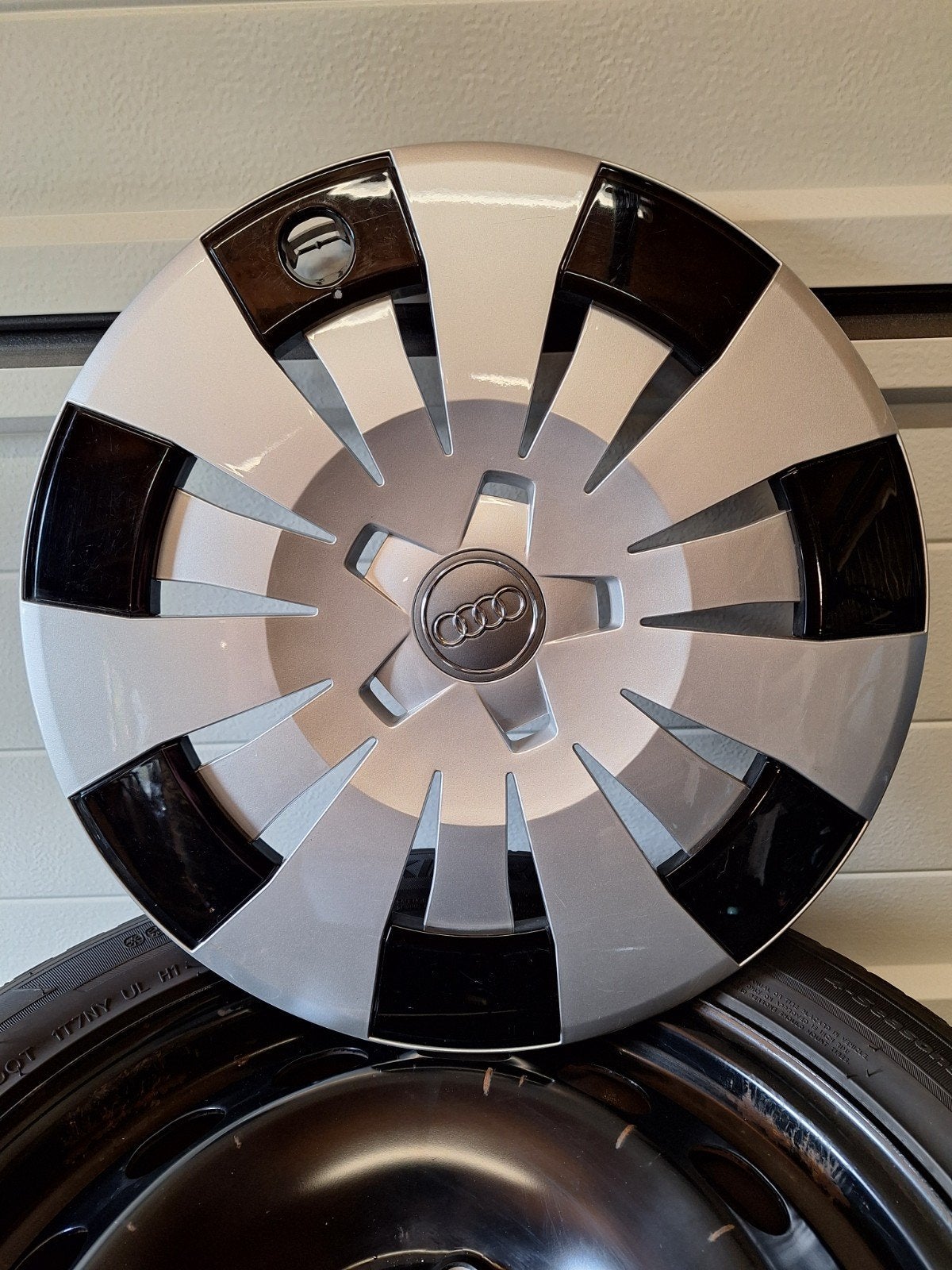 Audi wieldoppen 16 inch, Ophalen