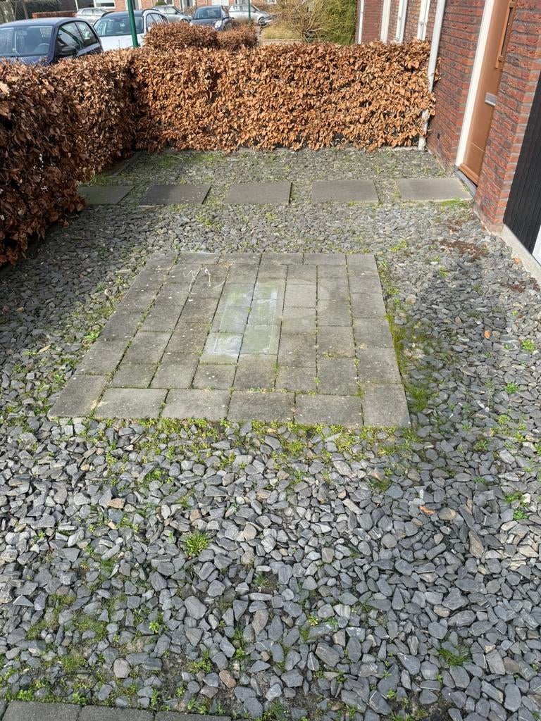Ongeveer 15m2 bodembedekking leistenen, Ophalen