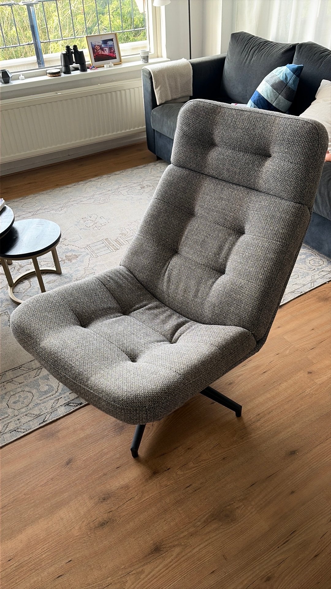 Draaistoel modern €115, Huis en Inrichting, Ophalen, Zo goed als nieuw, Stof, 50 tot 75 cm