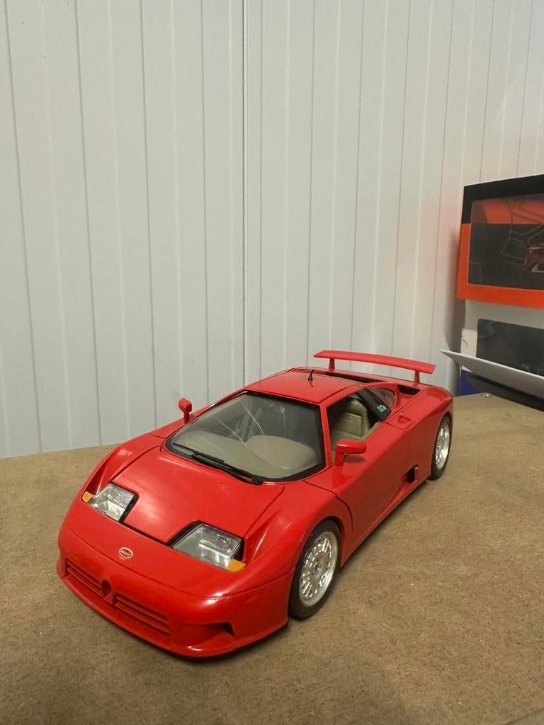 Bugatti 11Gb modelauto 1:18 Bburago, Hobby en Vrije tijd, Modelauto's | 1:18, Ophalen of Verzenden, Zo goed als nieuw, Auto, Bburago