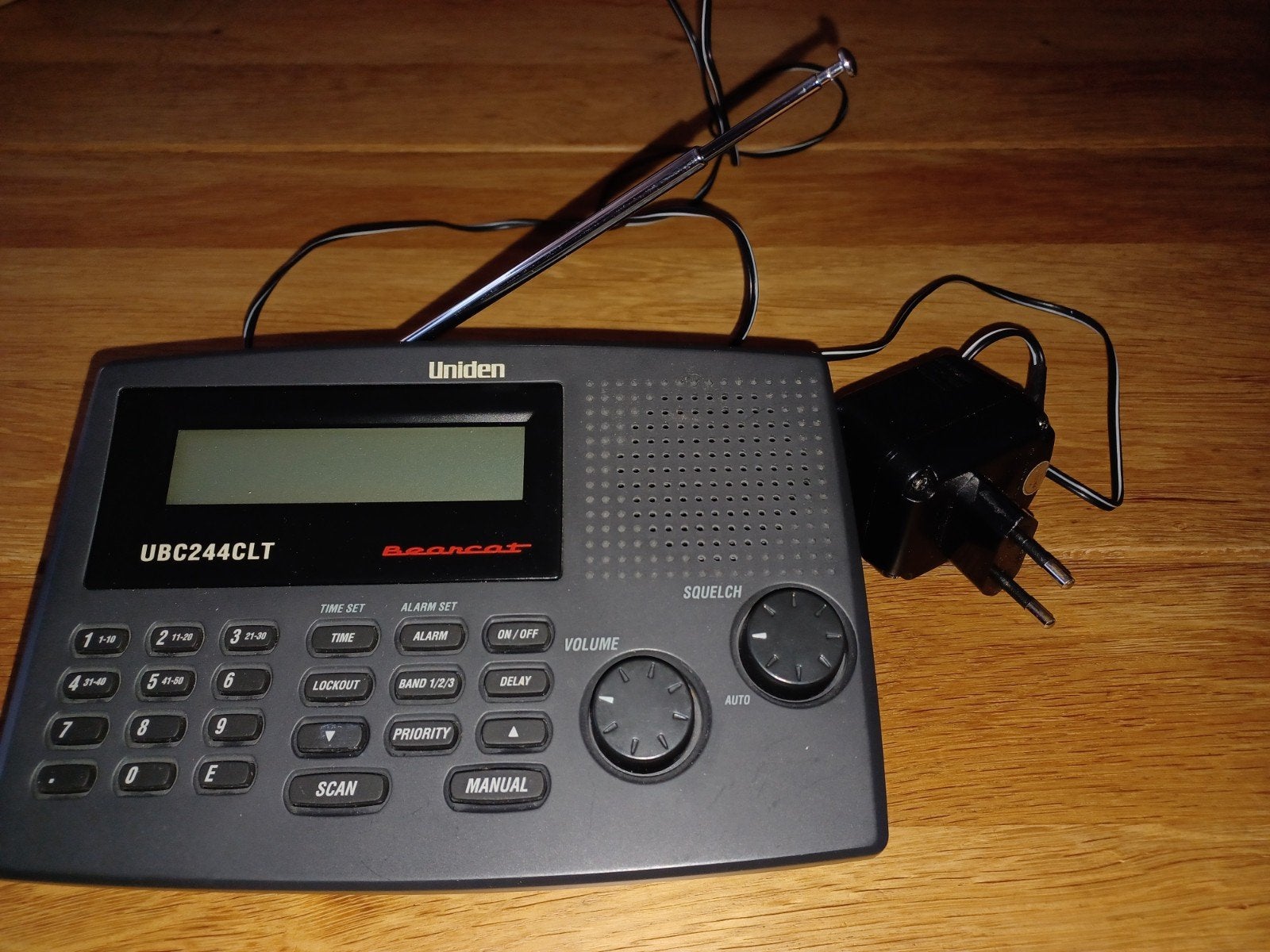 te koop Uniden UBC244CLT, Telecommunicatie, Ophalen of Verzenden, Gebruikt, 30 tot 200 kanalen