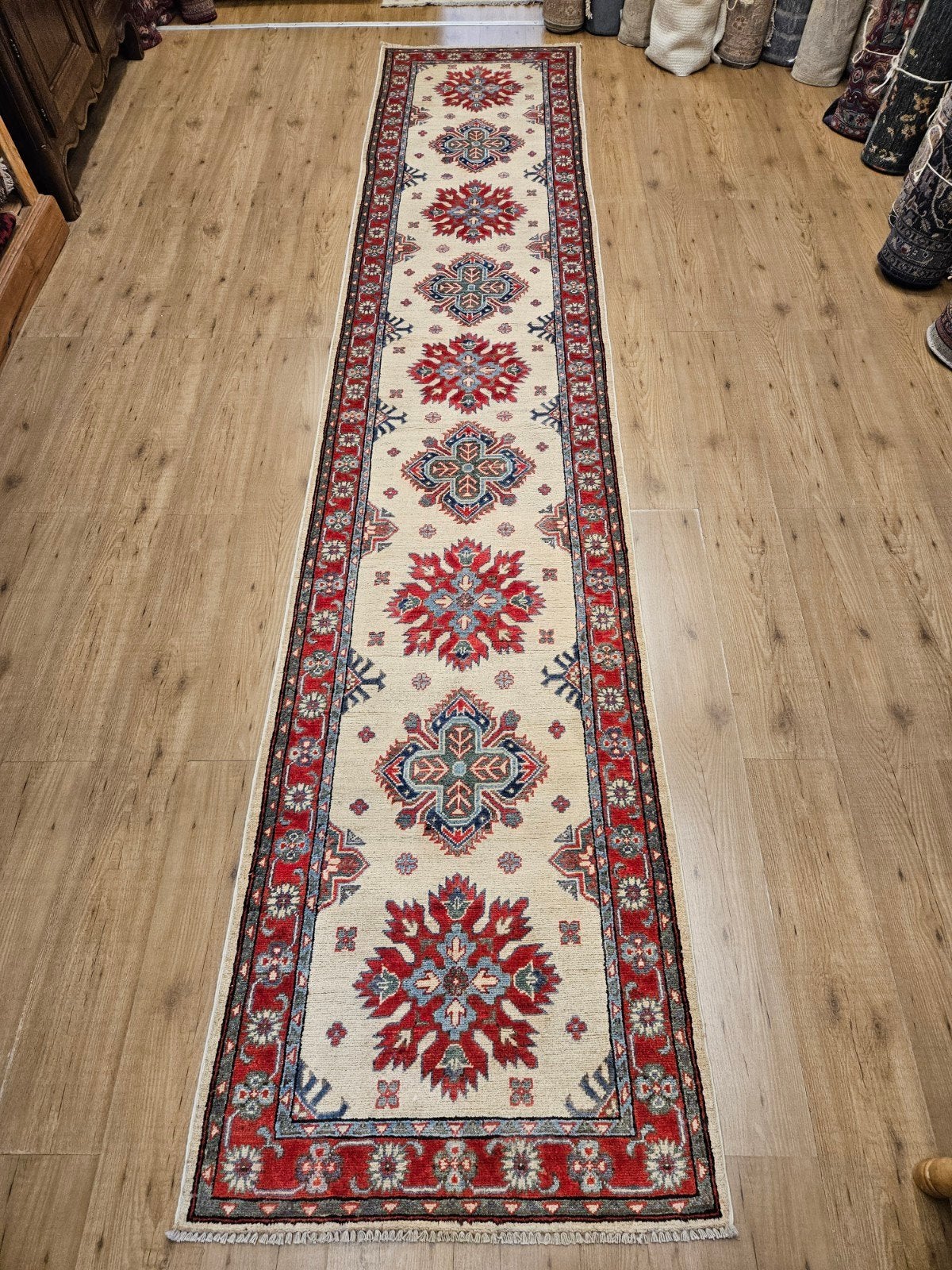 Handgeknoopt oosters tapijt loper kazak 402x80, Info@SlatsAntiek.nl, Perzisch, Vof Slats Antiek, Crème