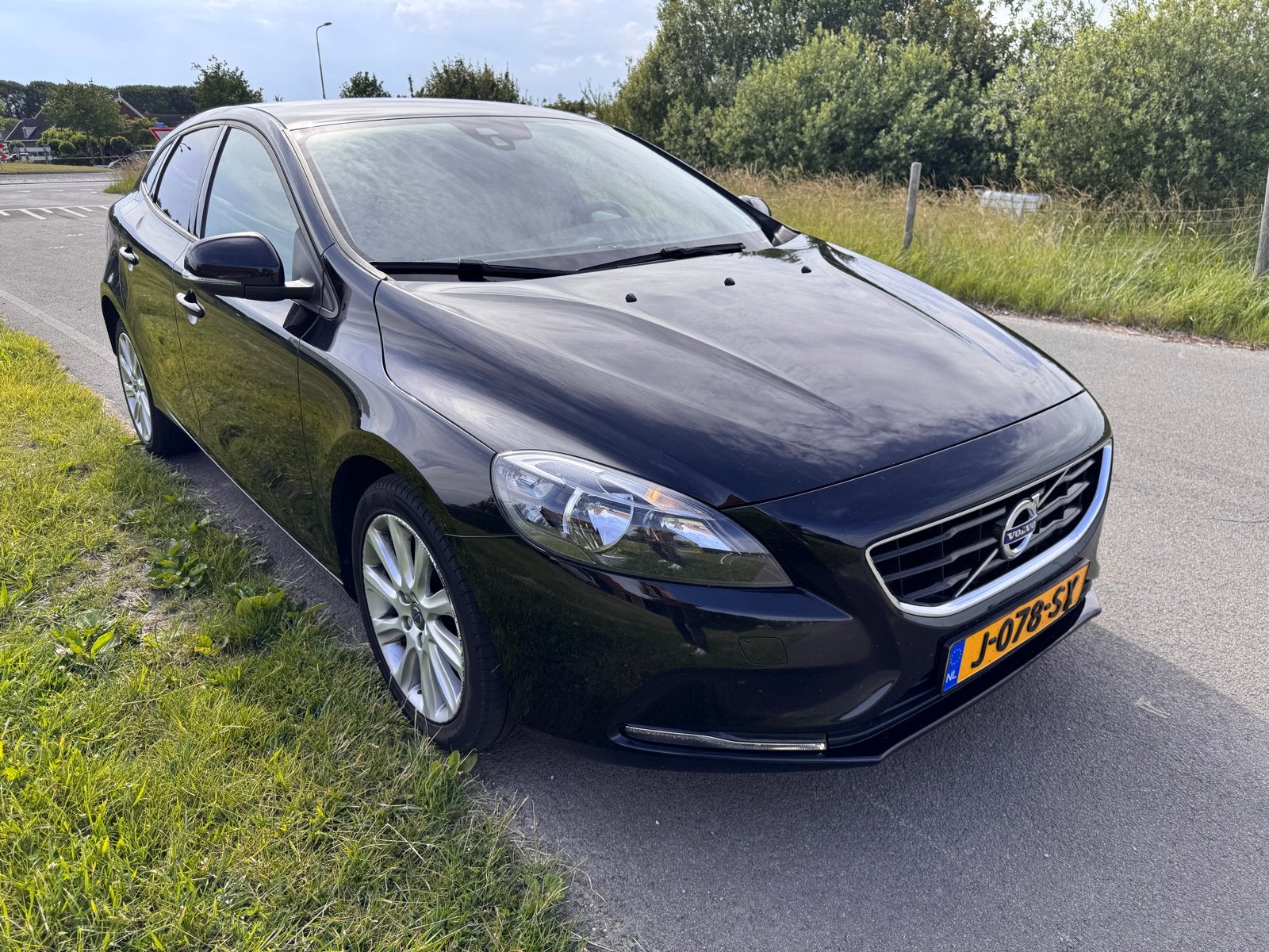 Volvo V40 2.0 T2 122PK 2015 Zwart, Auto's, Volvo, Particulier, V40, ABS, Achteruitrijcamera, Airbags, Airconditioning, Automatische klimaatregeling
