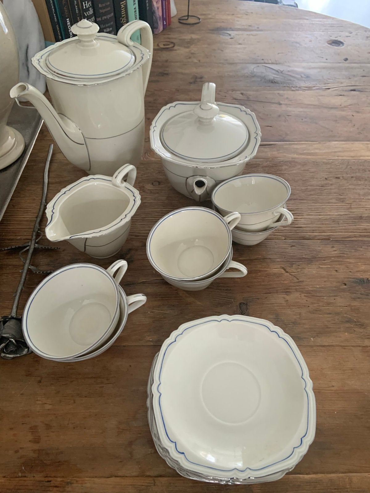 Vintage Tsjechisch porseleinen theeservies met blauwe rand, Antiek en Kunst, Ophalen